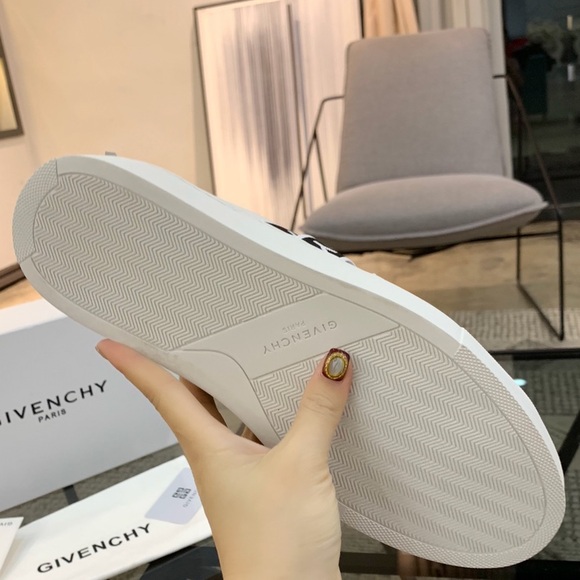 Givenchy white women's sneakers - Picture 6 of 9